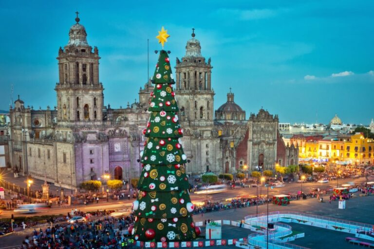 Christmas decorations in Mexico City